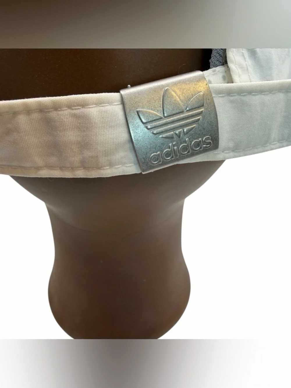 adidas it features